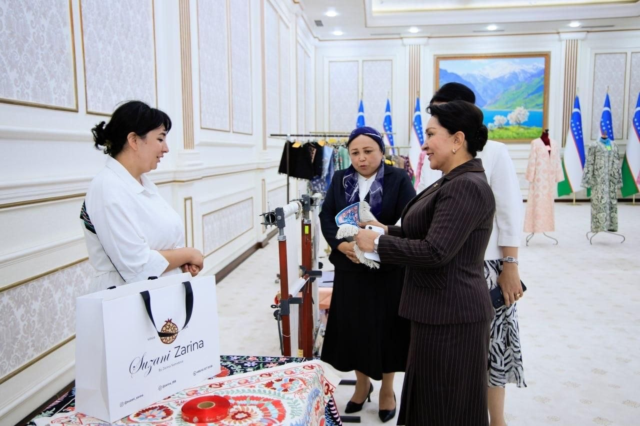 Senat Raisi Zarafshon mahallalarida amalga oshirilayotgan islohotlar bilan tanishdi