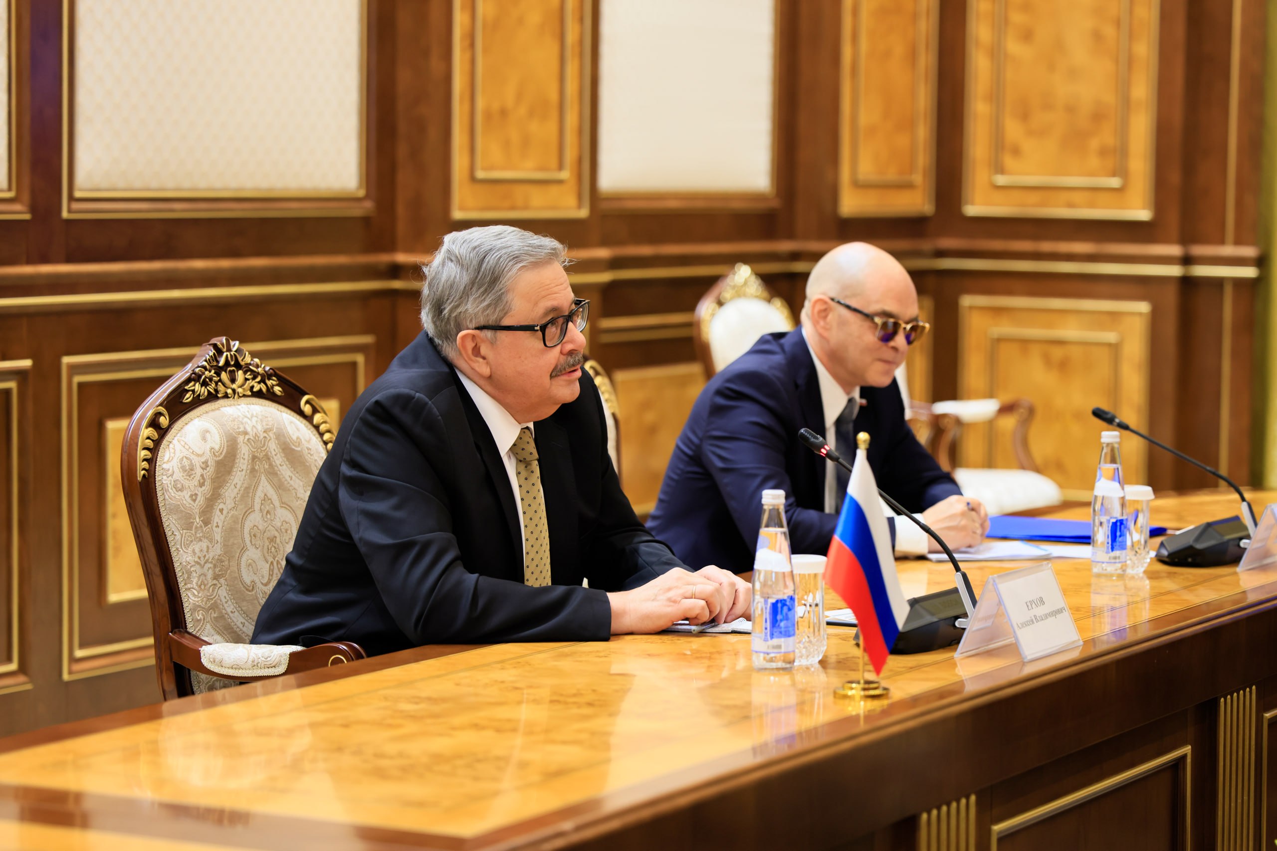 Senat Raisi Tanzila Narbayeva Rossiya elchisi Aleksey Yerxov bilan uchrashdi.
