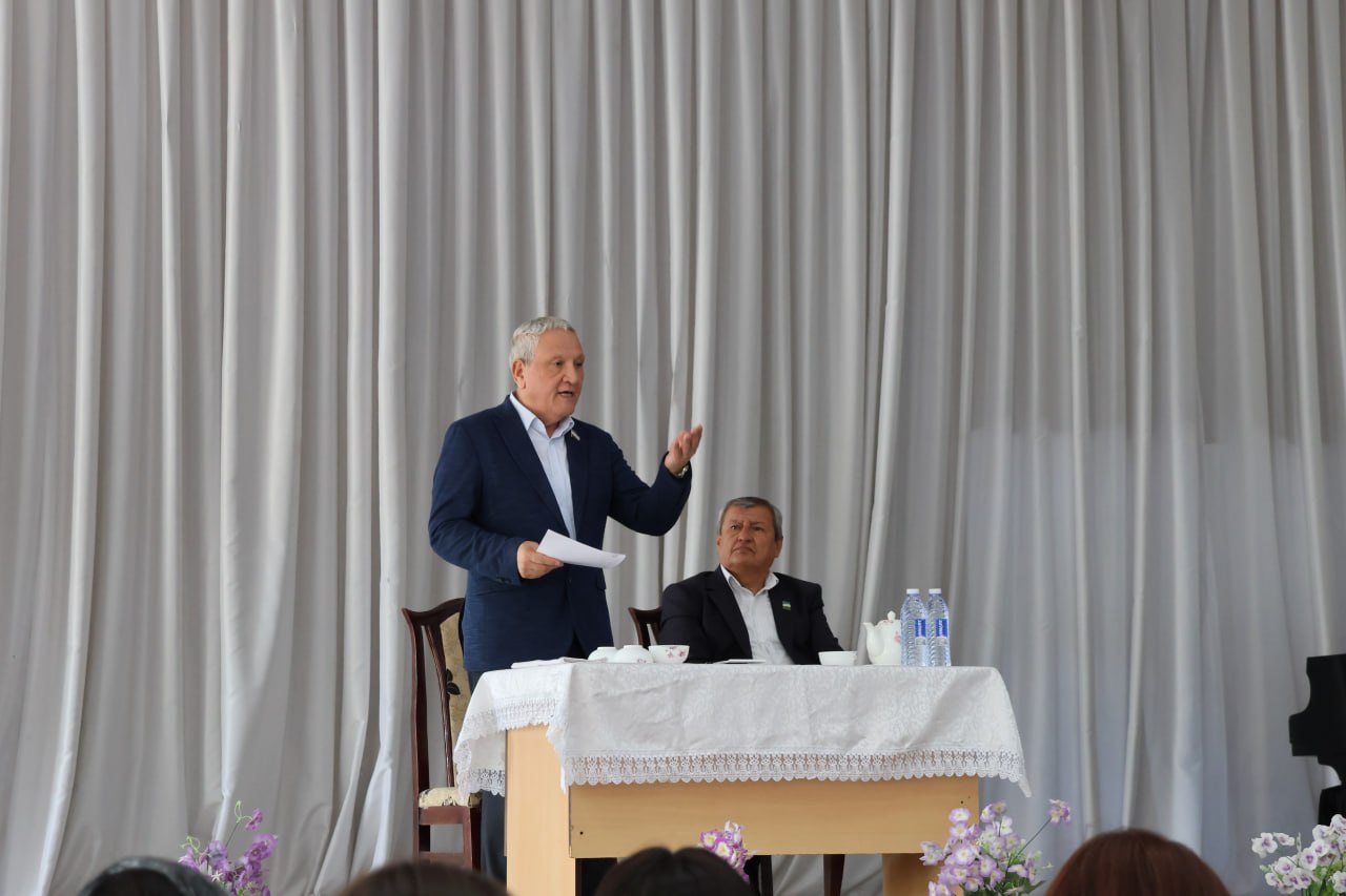 Senator Namanganda aholi bilan ochiq muloqot oʻtkazdi